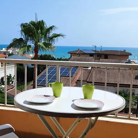 Ocean Front Trianon Apartment Daimus