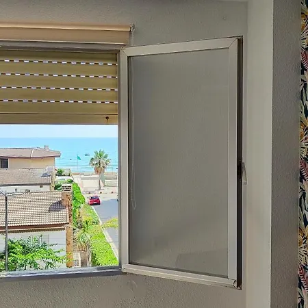 Ocean Front Trianon Apartment *