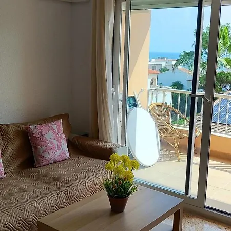 Ocean Front Trianon Apartament *